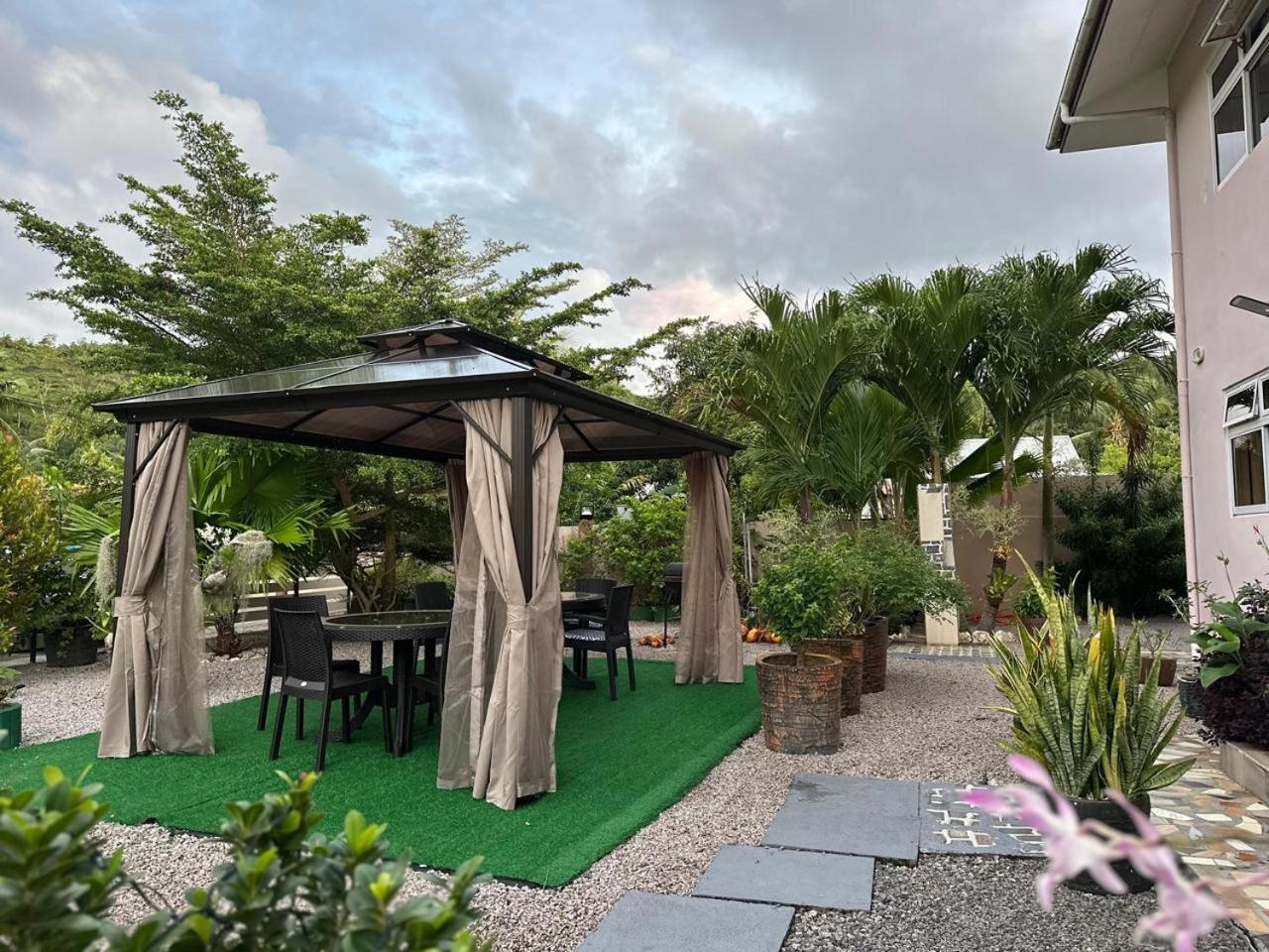 Mokara Holiday Apartment Anse Royale Kültér fotó